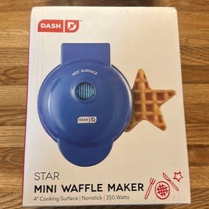 DASH MINI STAR WAFFLE MAKER: BLUE: NEW IN BOX